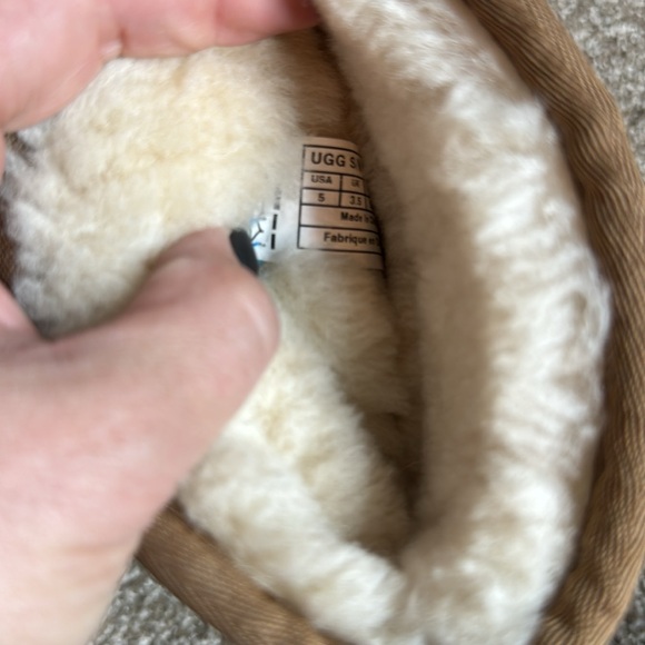 Brown Leather Design Uggs - Picture 6 of 6